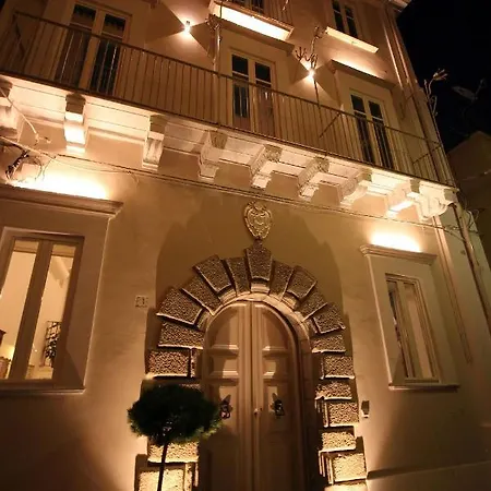 Palazzo Mottola 3*