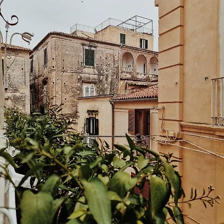 מלון Palazzo Mottola 3*