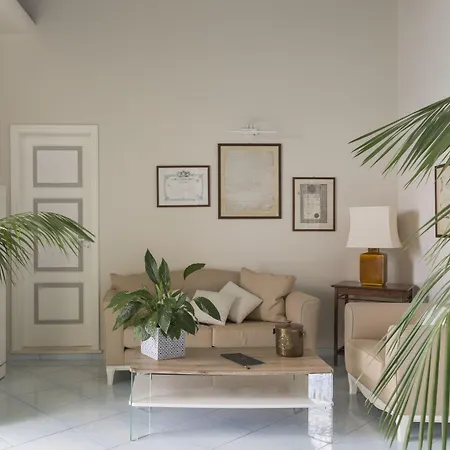 Palazzo Mottola 特罗佩阿