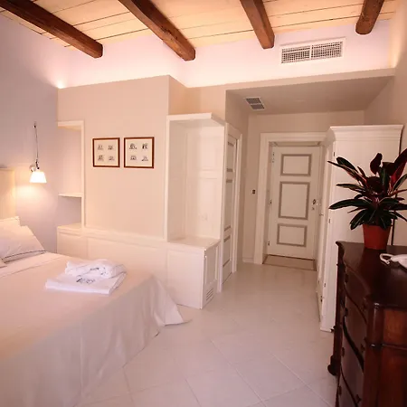 מלון Palazzo Mottola