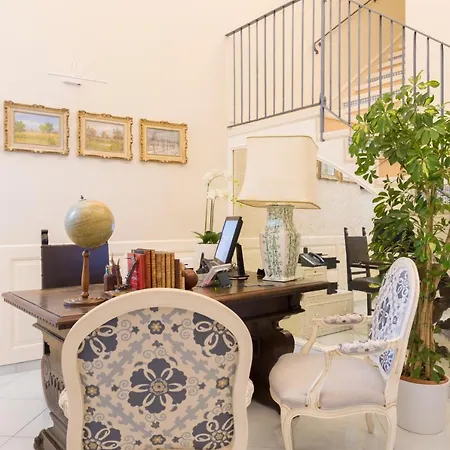 Palazzo Mottola Hotel 3*