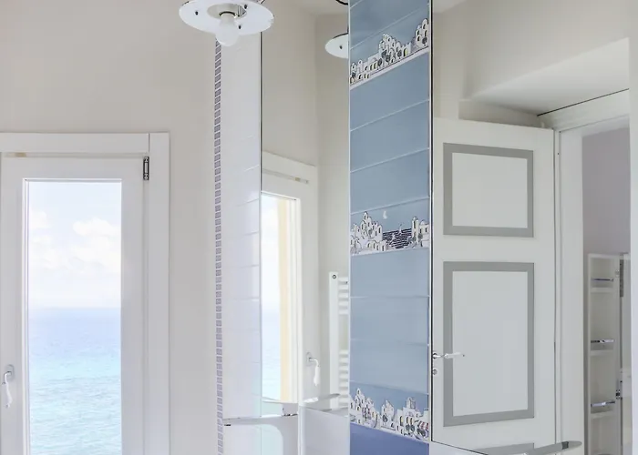 Palazzo Mottola Szálloda 3*