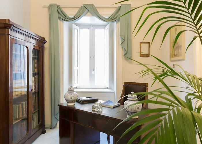 Palazzo Mottola 3* 特罗佩阿